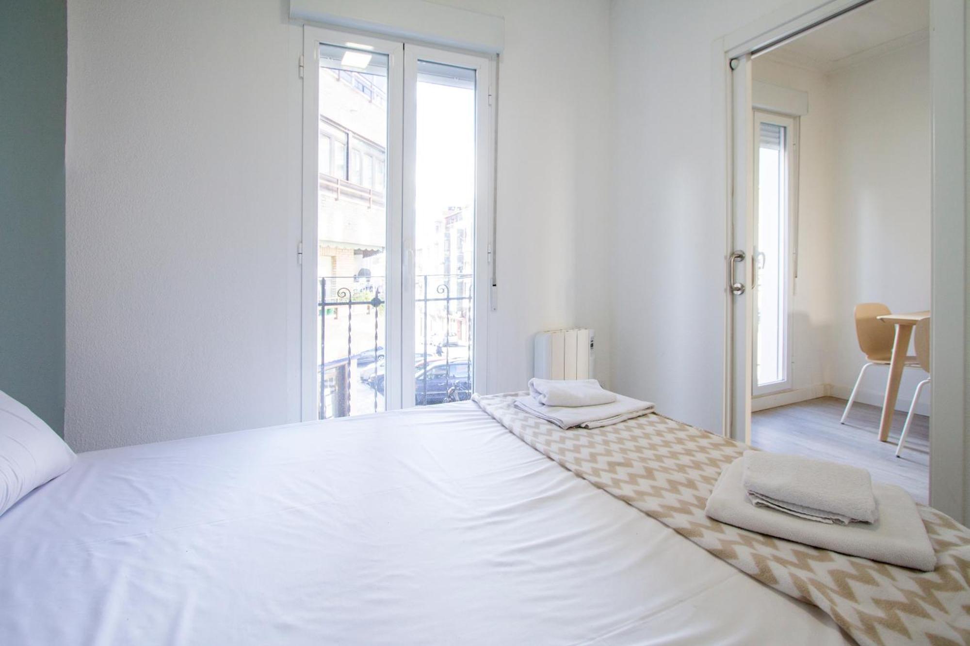 Apartamentos Tetuan Sandino Madrid Luaran gambar