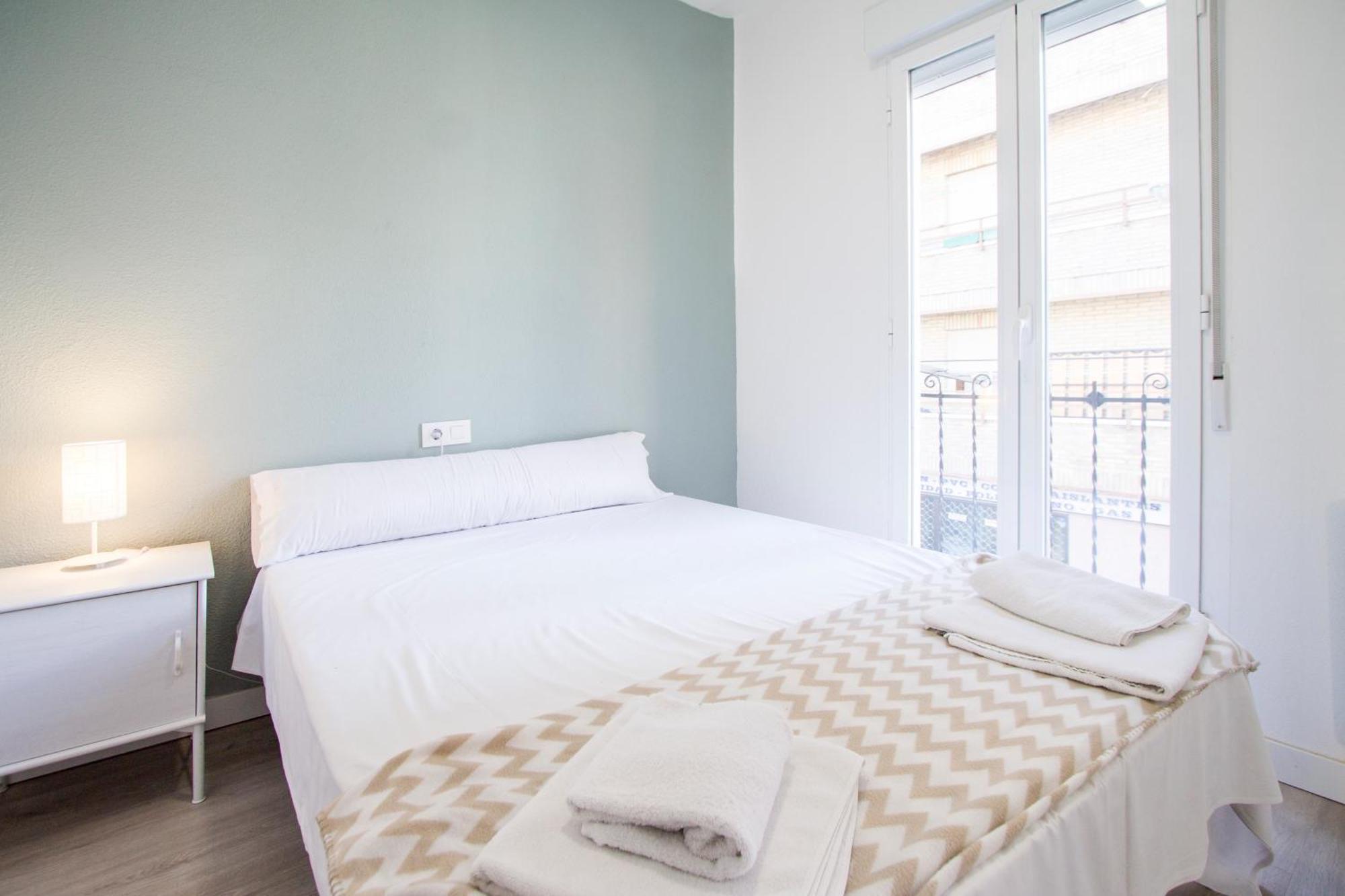 Apartamentos Tetuan Sandino Madrid Luaran gambar