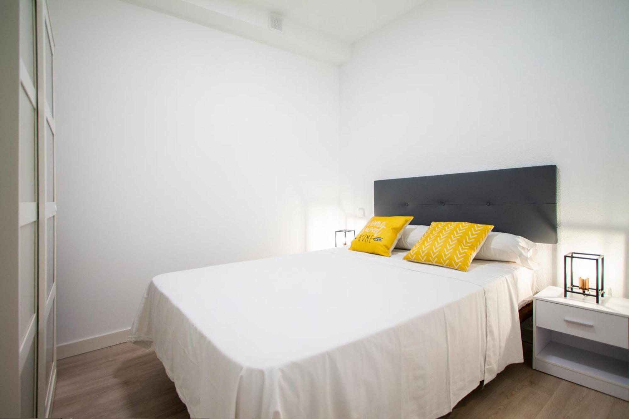 Apartamentos Tetuan Sandino Madrid Luaran gambar