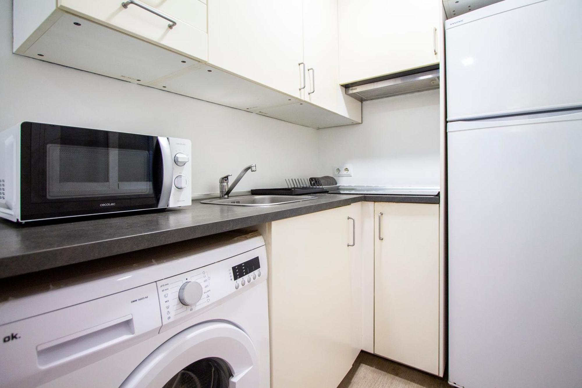 Apartamentos Tetuan Sandino Madrid Luaran gambar