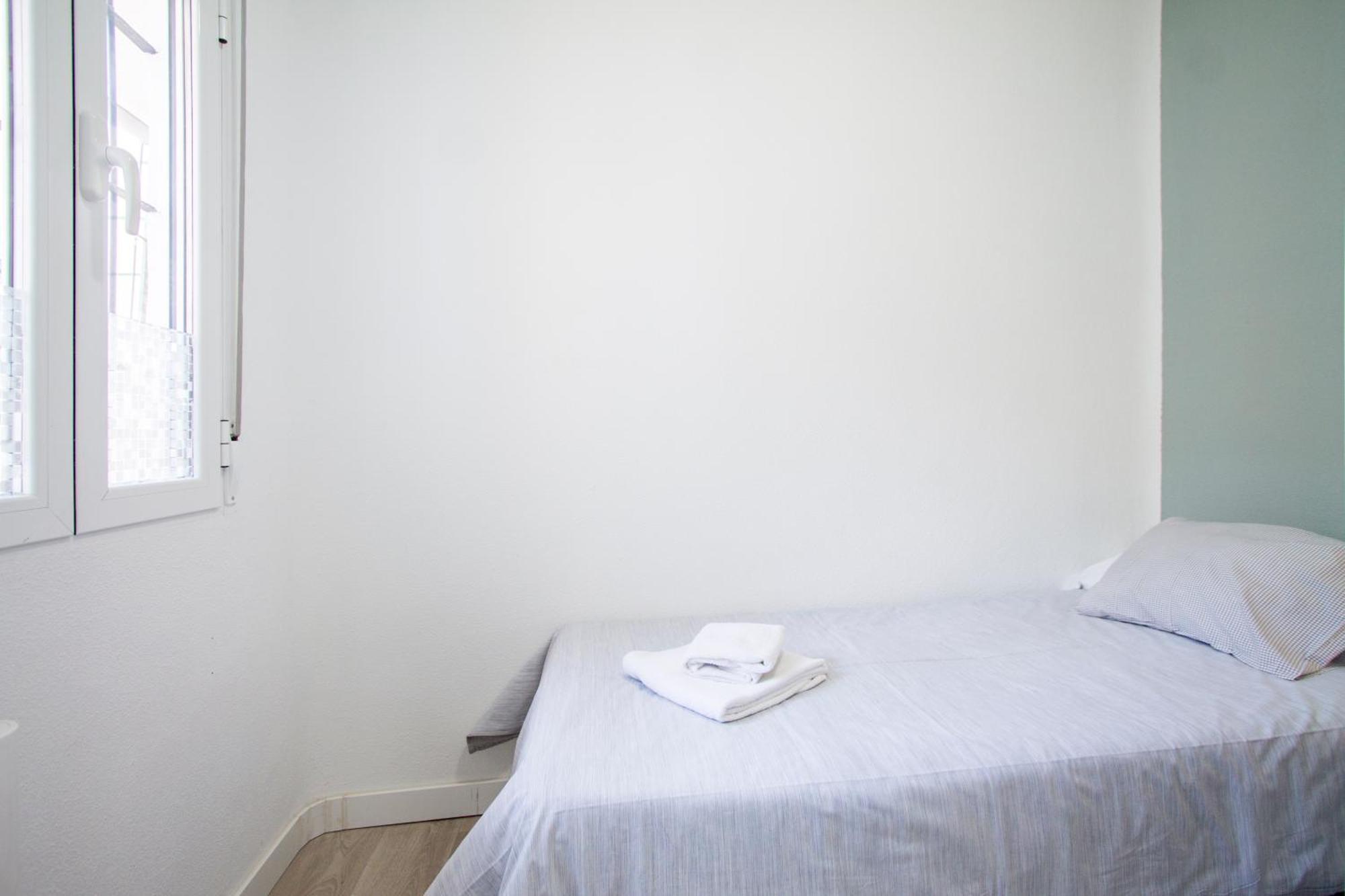 Apartamentos Tetuan Sandino Madrid Luaran gambar
