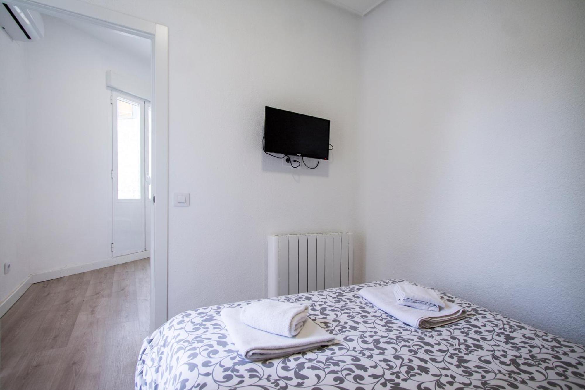 Apartamentos Tetuan Sandino Madrid Luaran gambar