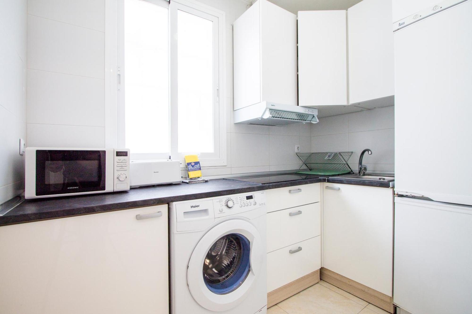 Apartamentos Tetuan Sandino Madrid Luaran gambar